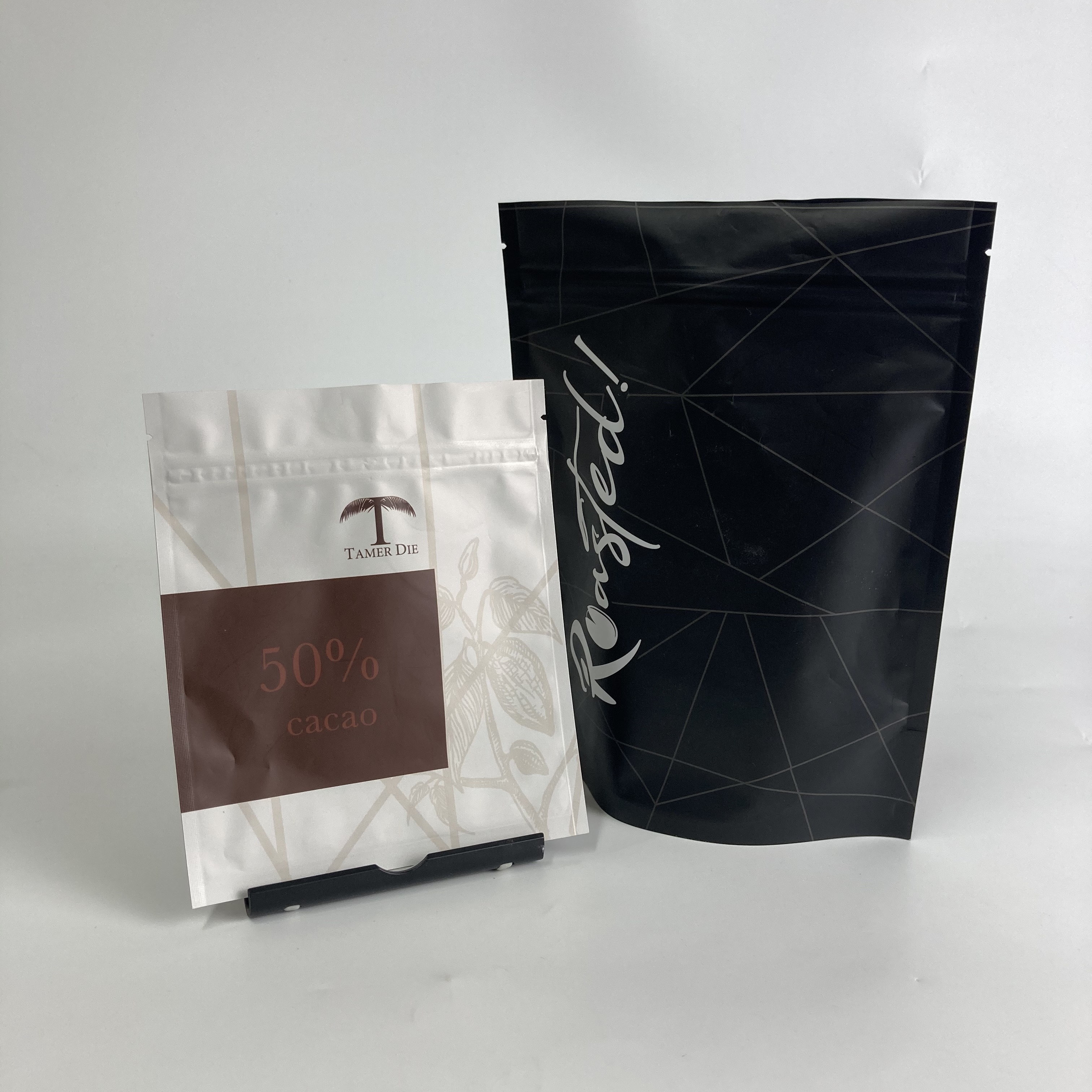 Hot Selling Custom Printed 3 Side Seal Zipper Bags for Chocolate Snack Resealable Snack Packaging Bags with Aluminum