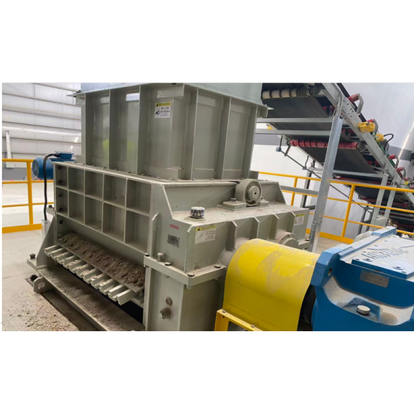 Double Toothed Roller Crusher Machine with 400mm Roller Diameter 1000mm Width and 30/22rpm Speed for Clay Brick Making