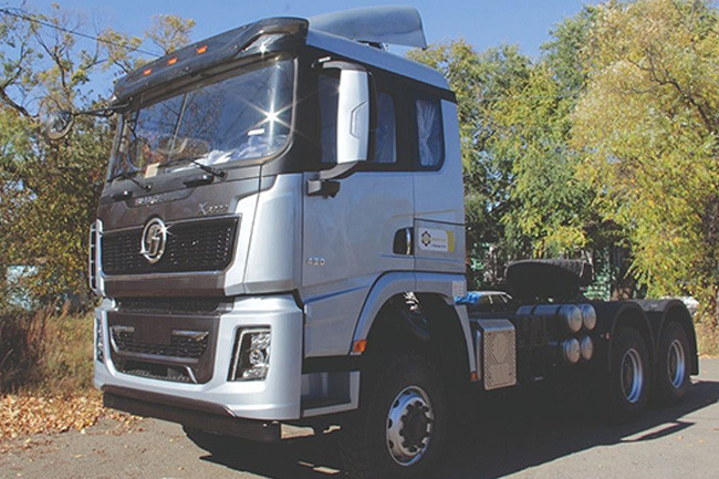 Low Fuel Consumption And Optimal Performance SHACMAN X3000 6X4 Tractor Truck