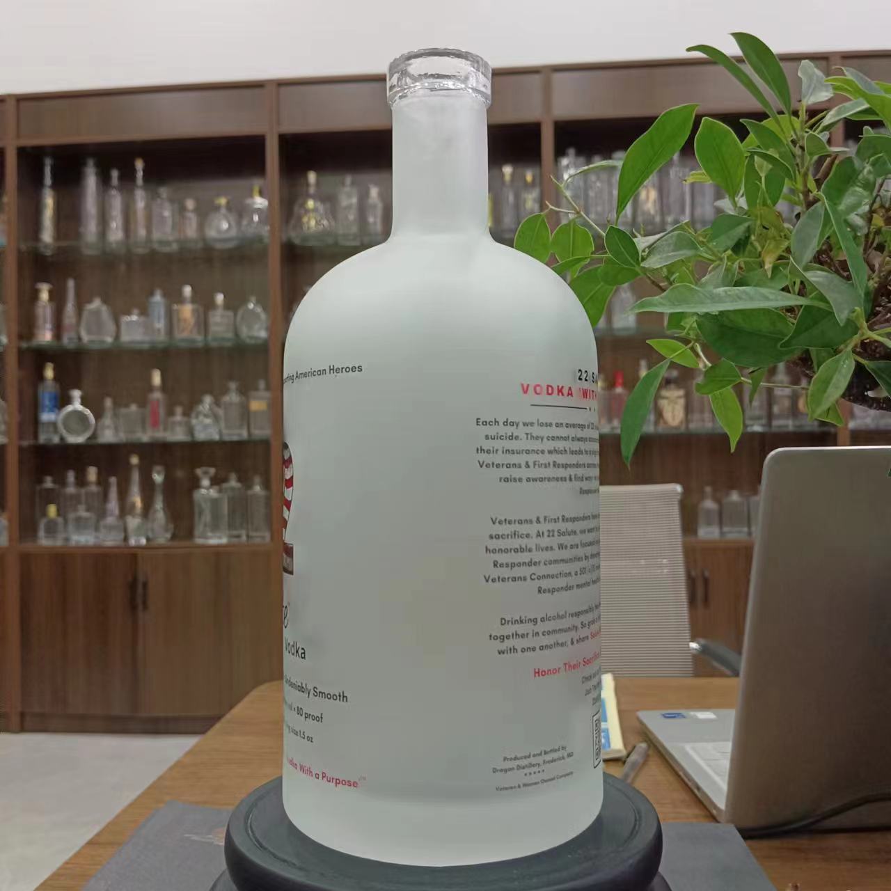 Extra Flint Frosted Vodka 700ml 750ml 1000ml Glass Bottle Rubber Stopper Sealing Type