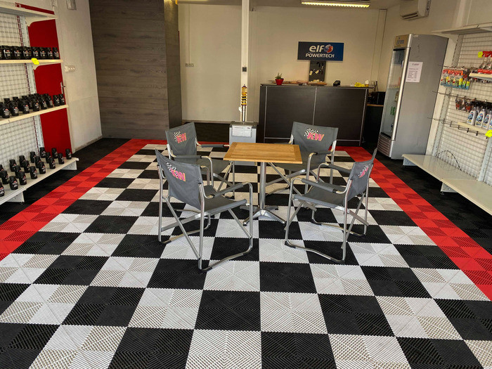 400x400mm Polypropylene Garage Floor Tiles Anti Slip Garage Snap Tiles