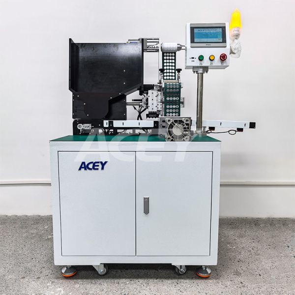 Automatic Insulation Fish Paper Pasting Machine for 18650 21700 26650 32700 Lithium Battery