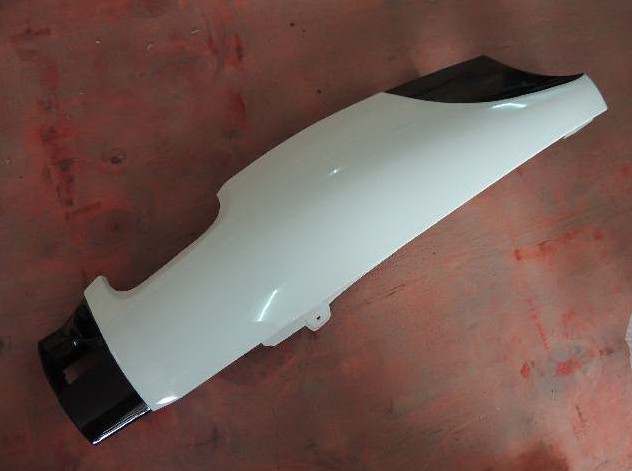 Curved Surface Side Corner Panel 1654815912 Beside Headlight Plastic Material