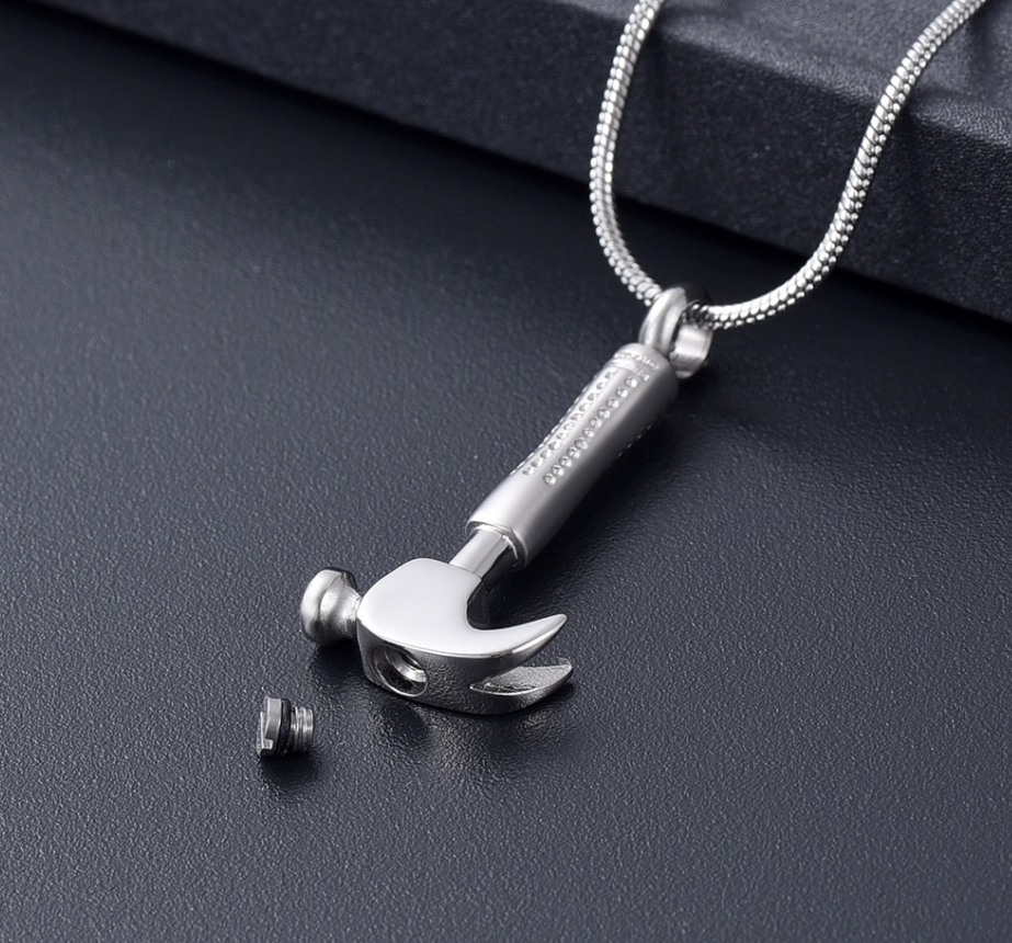 Excellent Hot Warhammer Pendant Stainless Steel Man Hero Necklace Ashes Locket Memorial Punk Accessory