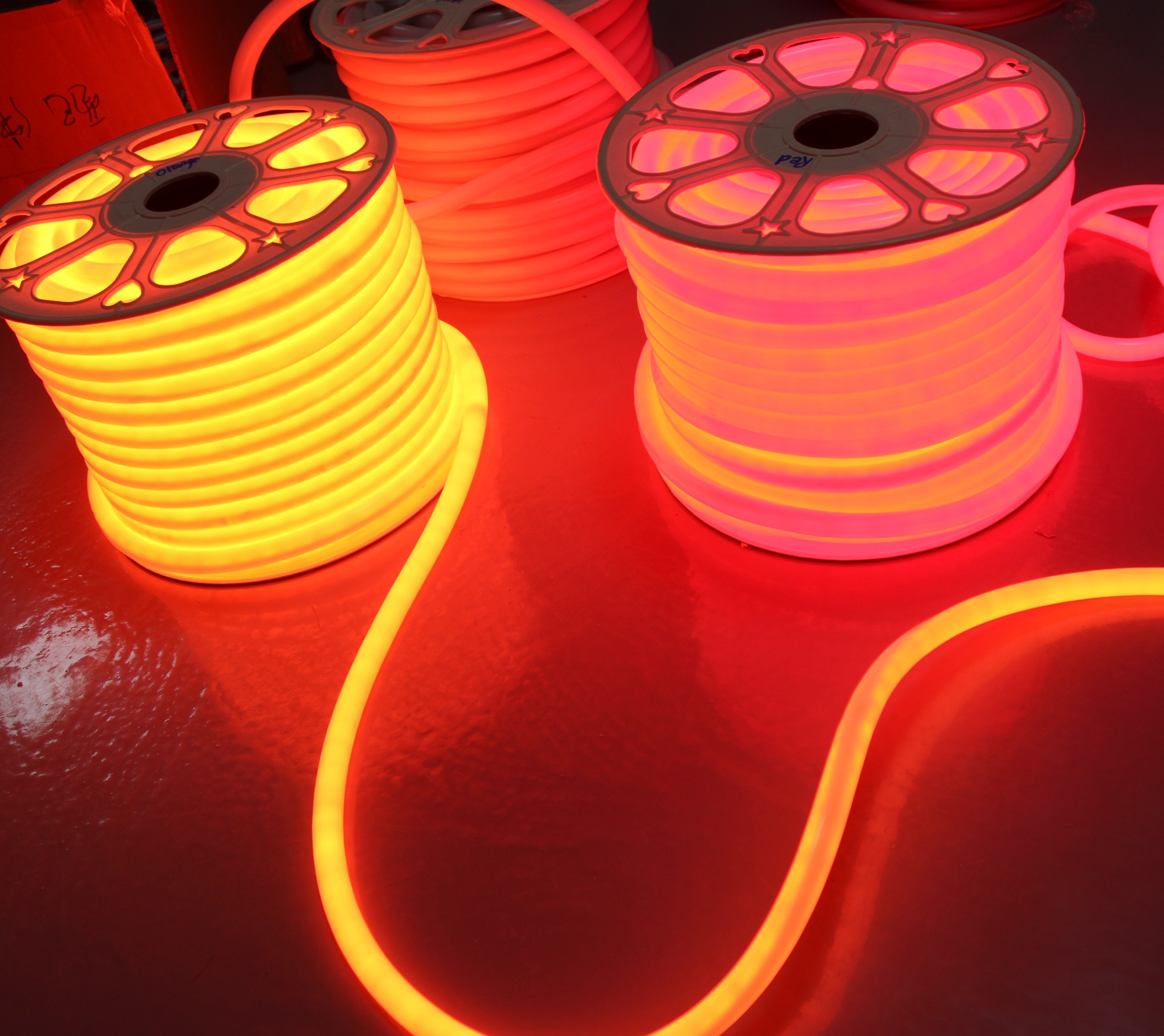 110V 220V 360 Degree Glow Flexible Round LED Neon Rope Light red color