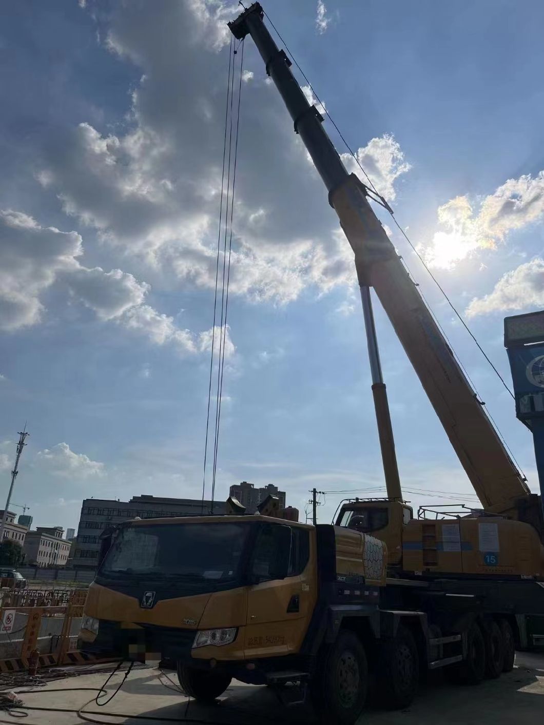 2018 Xg 130ton Mobile Crane Truck-Mounted Telescopic Crane