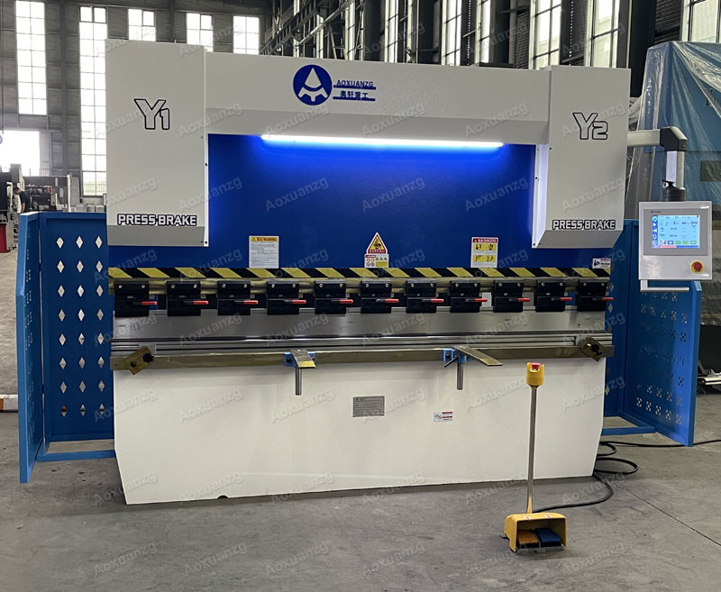 Tp10s Controller 40T 2500MM Press Brake Hydraulic Bending Machine With Optional Protection Fence