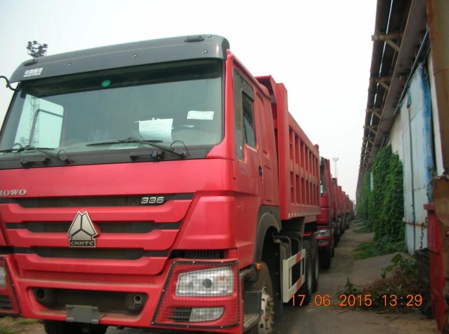 Large power HOWO 6X4 Euro III Red Heavy Duty Dump Truck for unloading