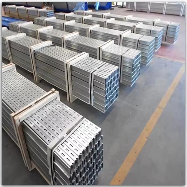 Perforated cable management tray Flexible Steel Aluminum Wire Management Solution 100 Mm Side Rail