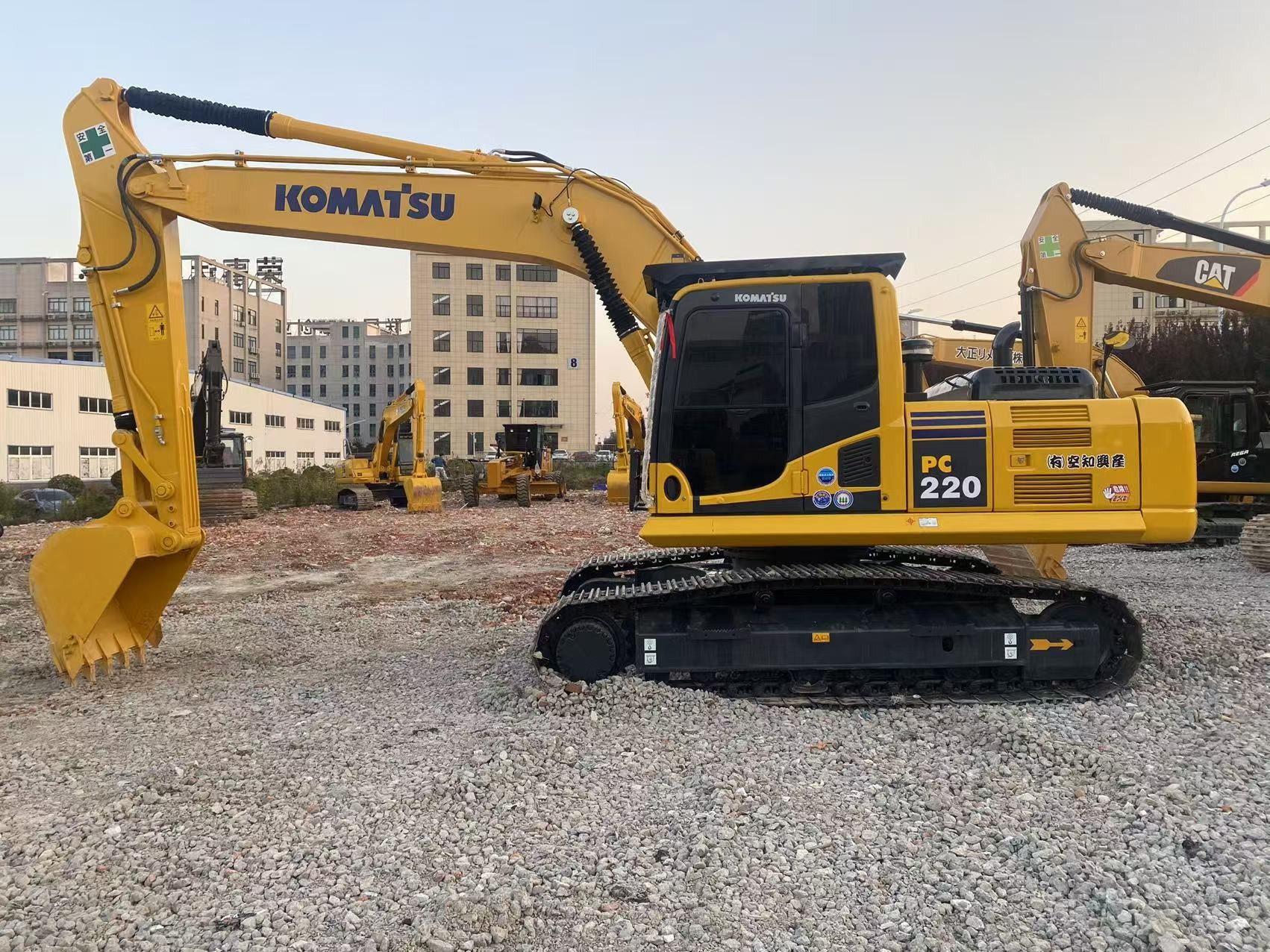 Used Komatsu PC220-8 Excavator Used Komatsu Used Excavator Good Condition with Low Hours