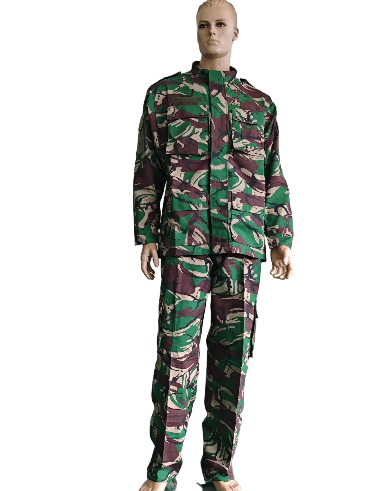 Tactical Forest Combat Uniform Woodland Camo With MOLLE and IR Reduction For Gabon