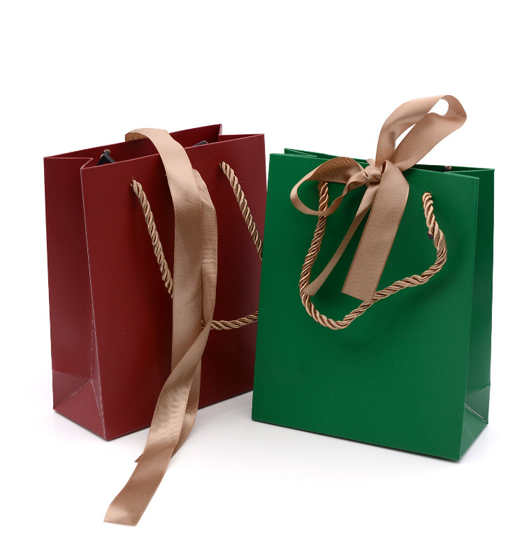 Gift White Cardboard Shopping Bag For Jewelry Clothing Shoes Packaging Custom Printed