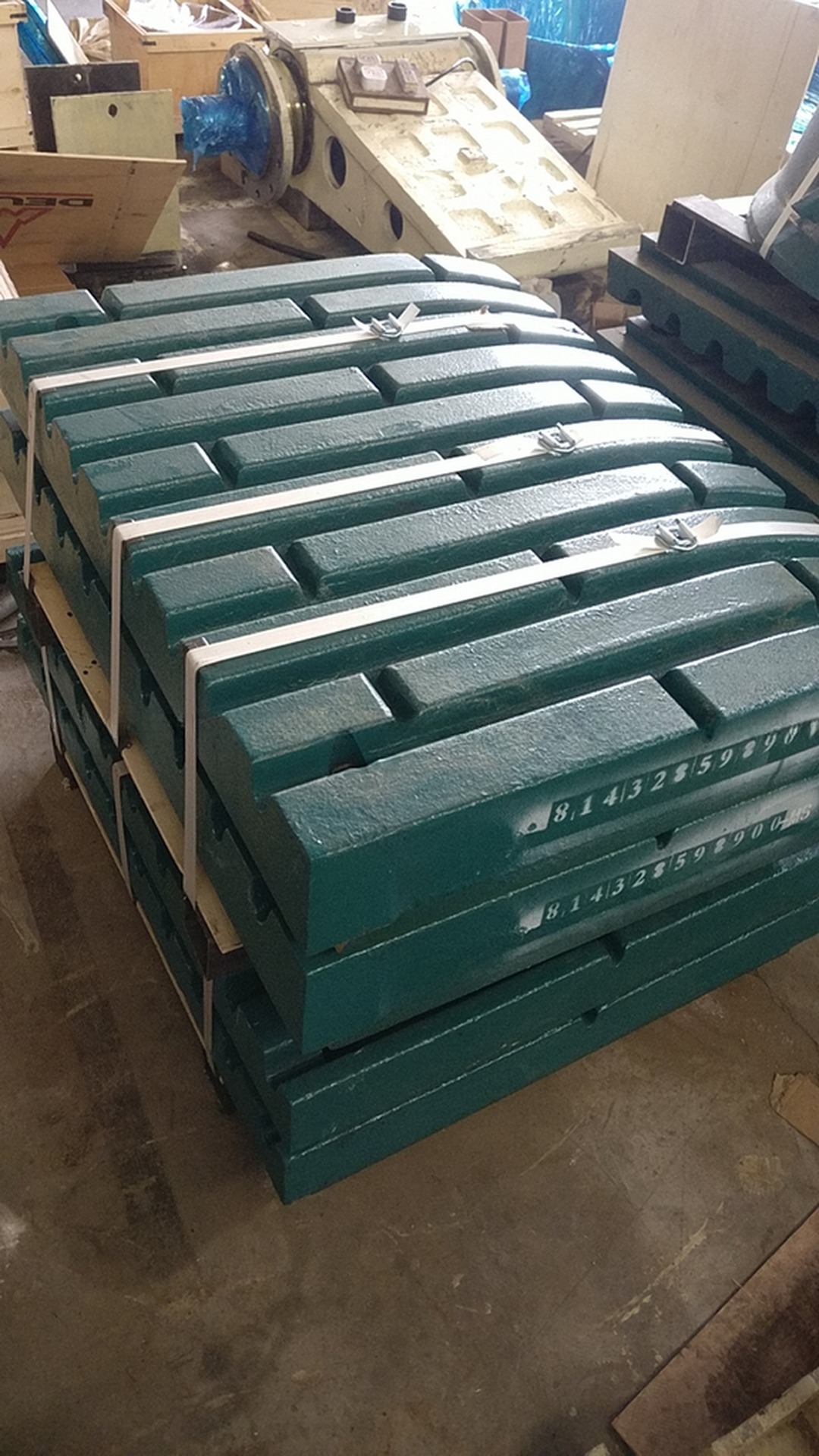 High Durable Mn18Cr2 Jaw Plates for Stone Crusher Parts in Building Material Shops