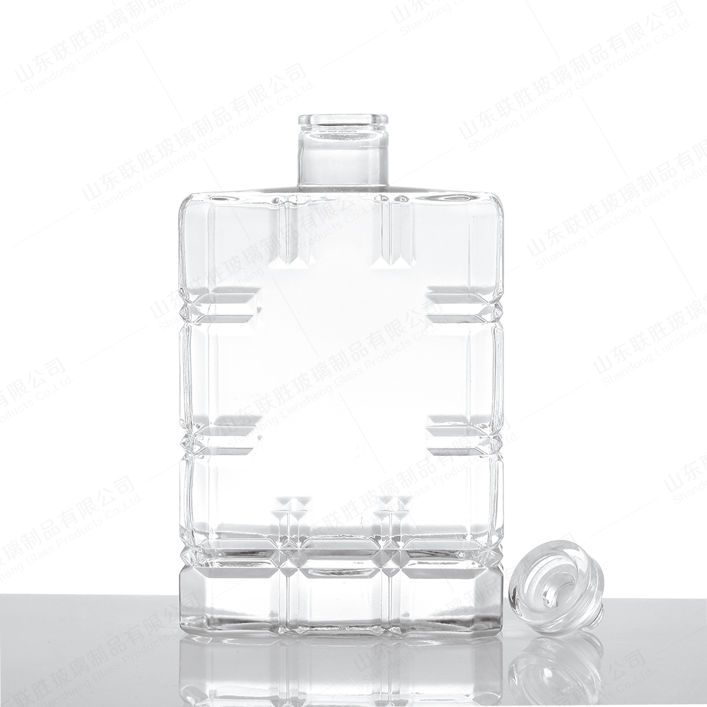 Custom Size Accepted Square Wine Glass Engraving Bottle for Large Size Whiskey