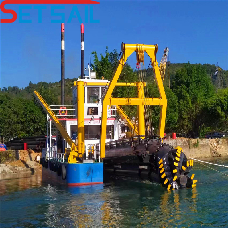 22inch Water Flow 5000m3 Cutter Suction Sand Dredger for Sale
