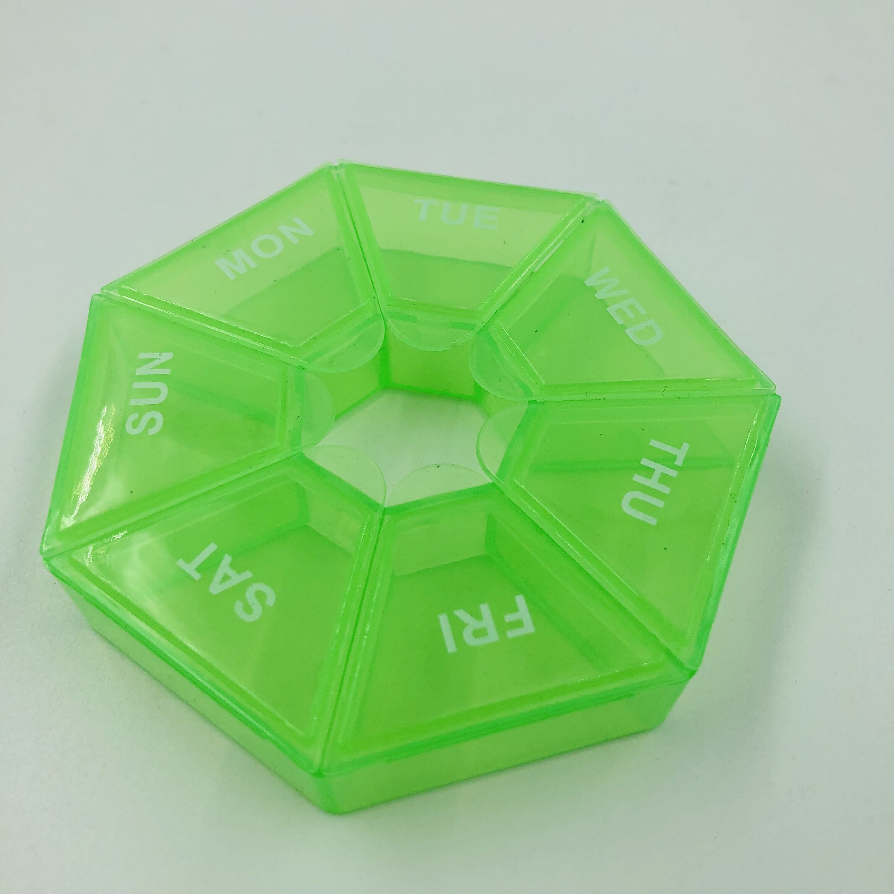 Portable 7 Day Pill Box with Separate Compartments Pill Case to Hold Medication/Vitamins/Fish Oil and Supplements