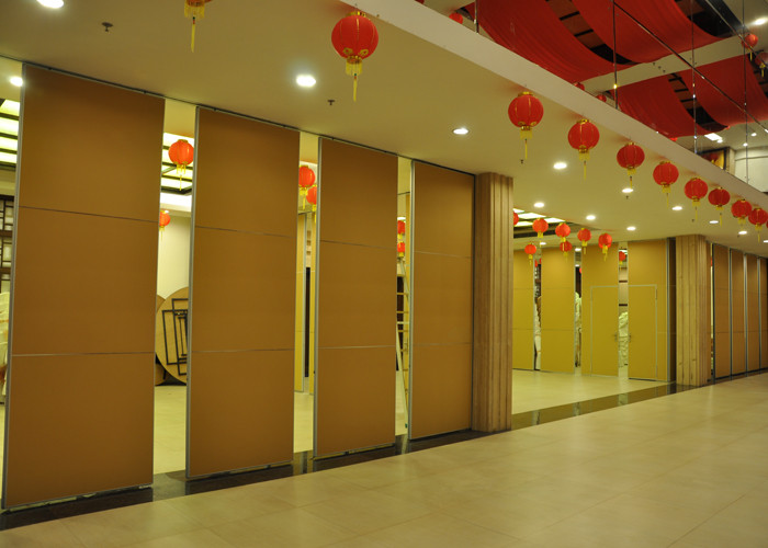 Decorative Folding Wooden Soundproof Partition Wall Opening Style