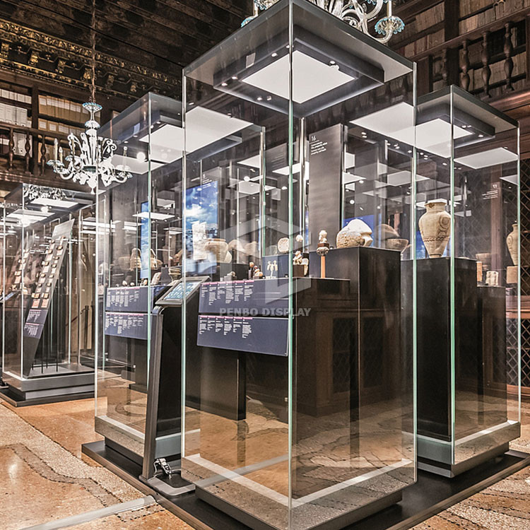 10mm Tempered Glass Museum Display Showcase With T5 LED Lighting