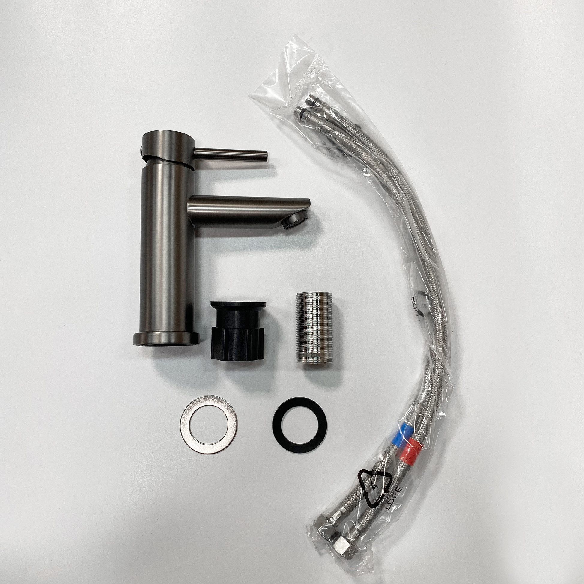 Ceramic Valve Mixing Faucet, Flow Rate 1.5 GPM - Good Faucet for Home Use