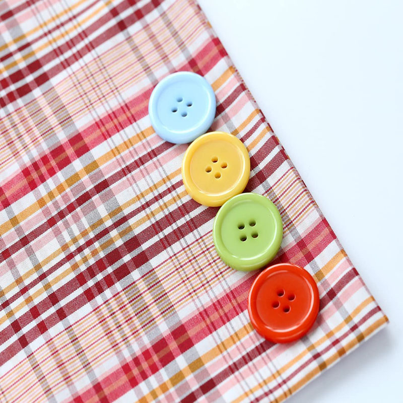 Wholesale Custom Colorful 4 holes Wooden Round Buttons For Clothing Shirt