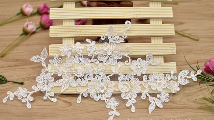 Sliver Wire Cord Lace Applique Ivory Color Embroidery Flower for Wedding Dress