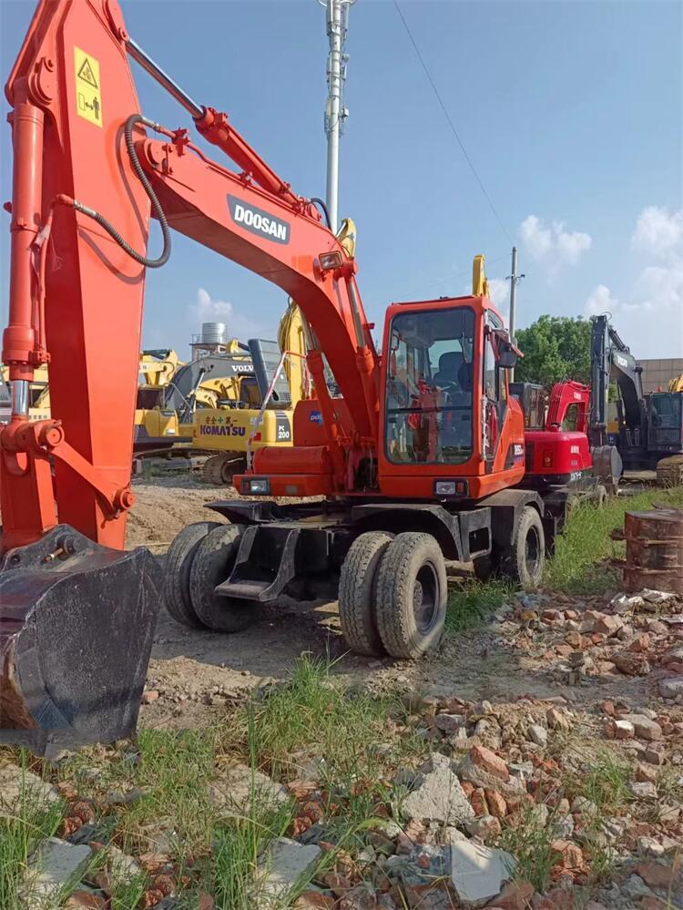 Doosan DH150-7 DH150 Excavator with Original Hydraulic Valve and 96KW Power in Korea