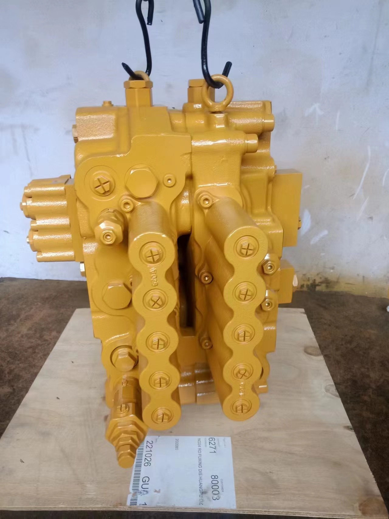 KATO HD1430-3 Excavator Control Main Valve Hydraulic Parts Distribute Valve