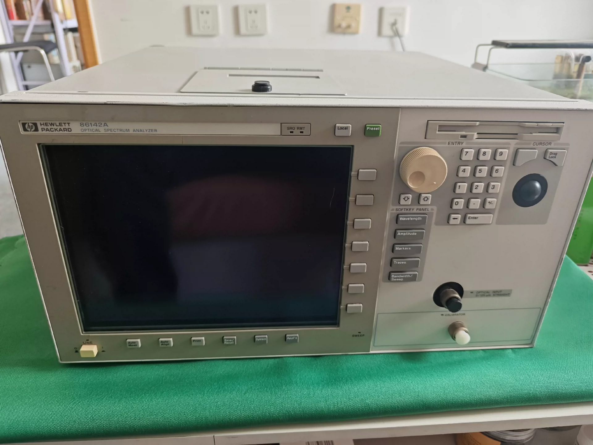 High Accuracy Used Optical Spectrum Analyzer Agilent 86142A 600 – 1700 Nm