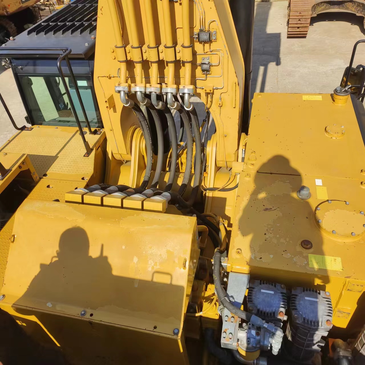 Used Japan CAT 390DL Excavator Digger with Other Hydraulic Pump and Cylinder at Affordable