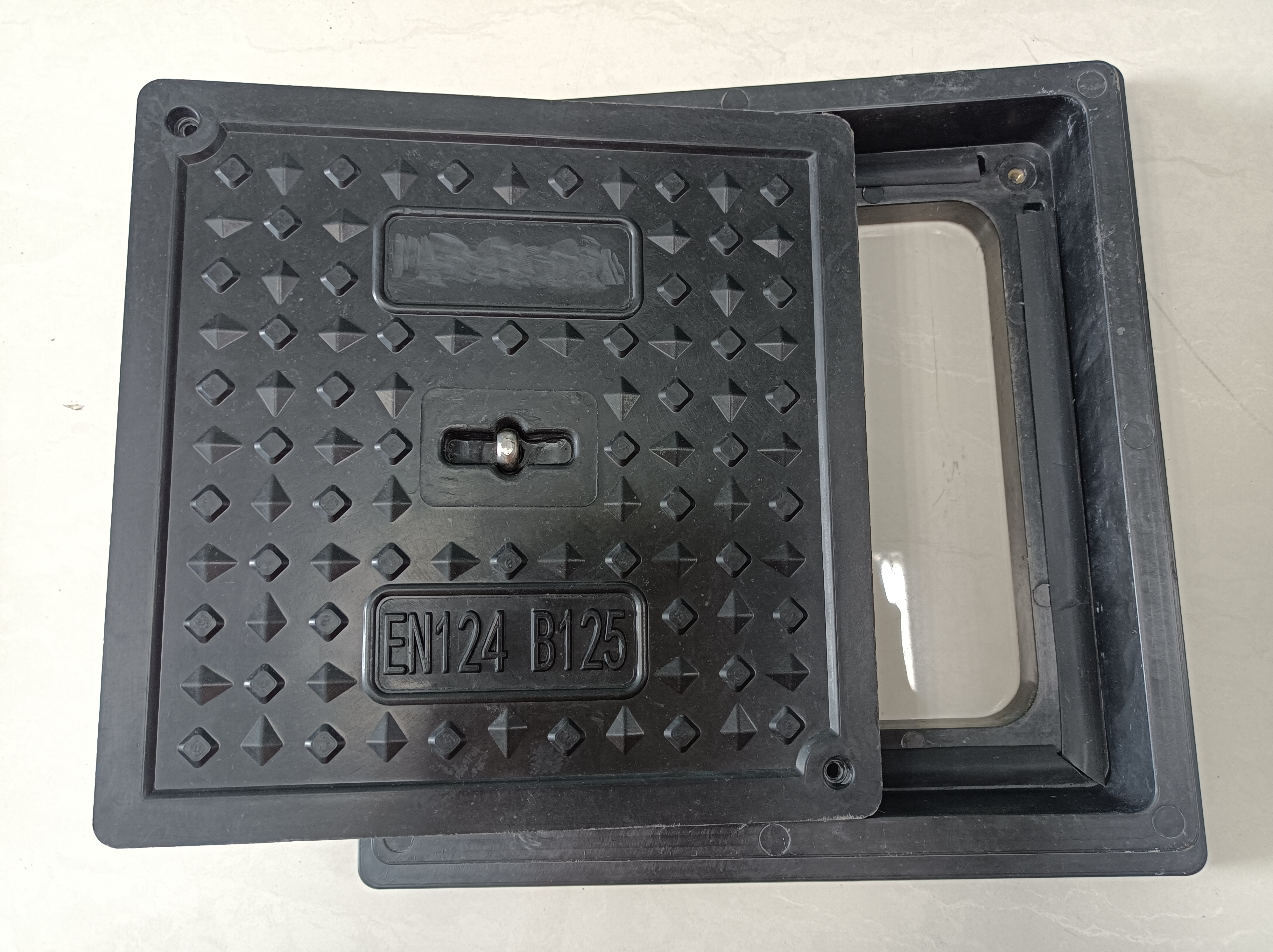 SMC Manhole Cover -40ºC to 150ºC, EN124 Certified for Underground Utility