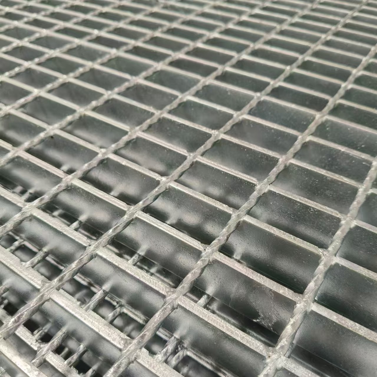 Decorative Steel Grating for Gardens and Outdoor Spaces: Adding Style and Functionality