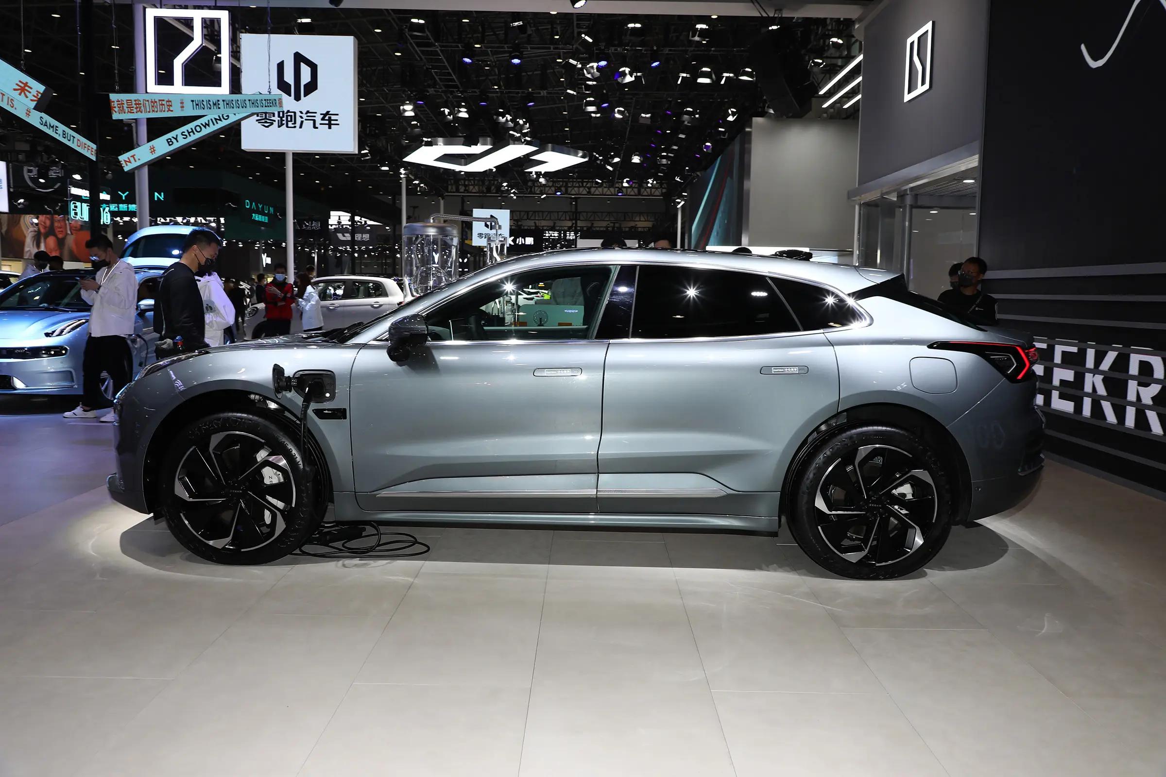 2023 Geely Zeekr 001 Electric SUV with 550-715km Range and 250-300kW Total Motor Power