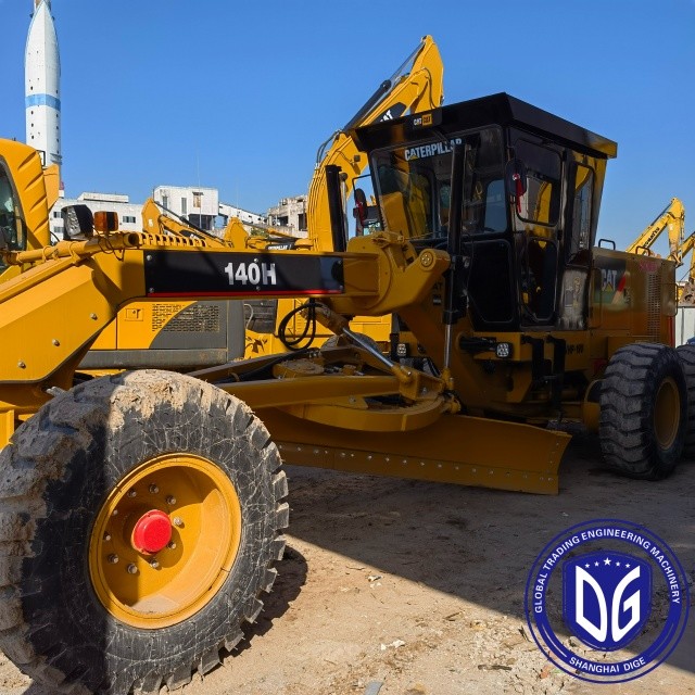 Used Grader CAT 140H High Efficiency 88% New Origin Japan