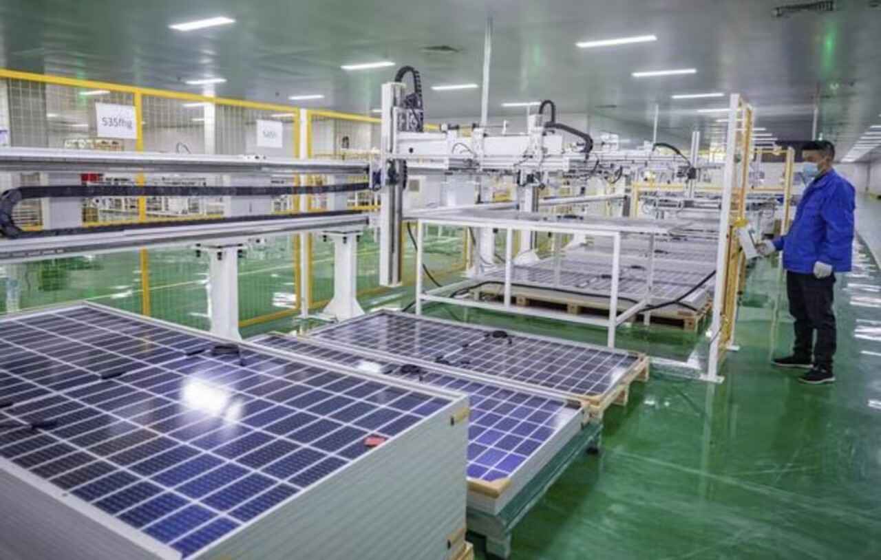 1KW 2KW Installation 3 Phase Solar Wind Hybrid System Horizontal Axis Wind Turbine