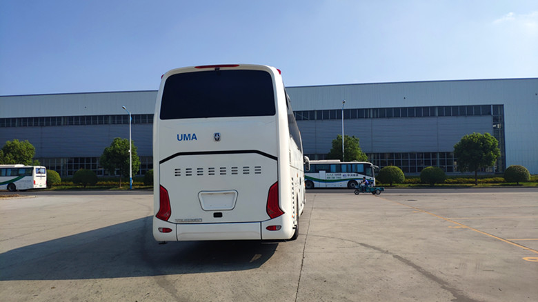 LHD/RHD Cummins 375HP Euro5 51+2 Seats Luxury Coach Bus YBL6128SD for Philippines