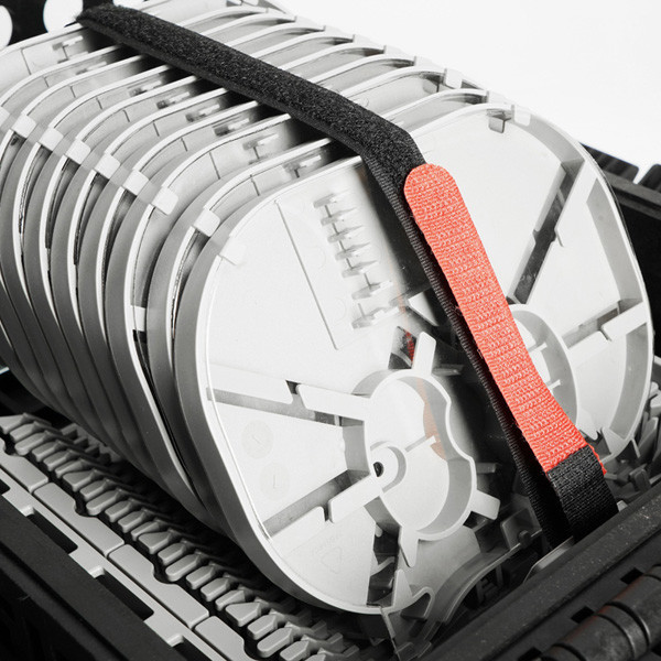 Mechanical Sealling Fiber Optic Splice Closure Max Capacity 144F Installed With 12 Splicing Trays