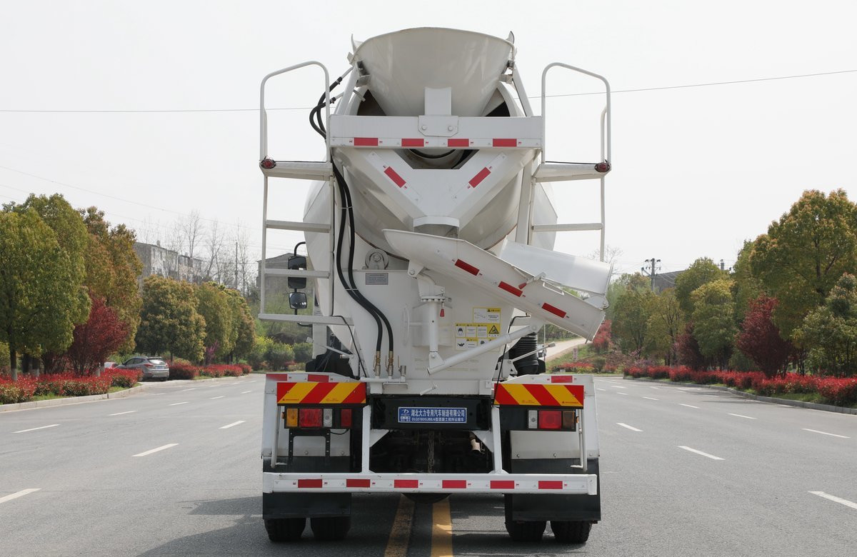 Mini Concrete Mixer Truck Foton ES5 White Color 4m³ Mixing Tanker 4*2 Drive Mode