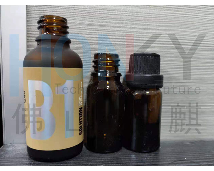33BPM 15ml Essential Oil Bottle Filling And Capping Machine With Ceramic Pump