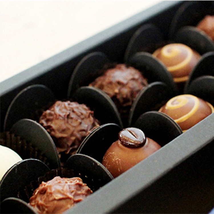 Competitive Unique Snack Chocolate Candy Gift Box with Your Logo and UV Coating