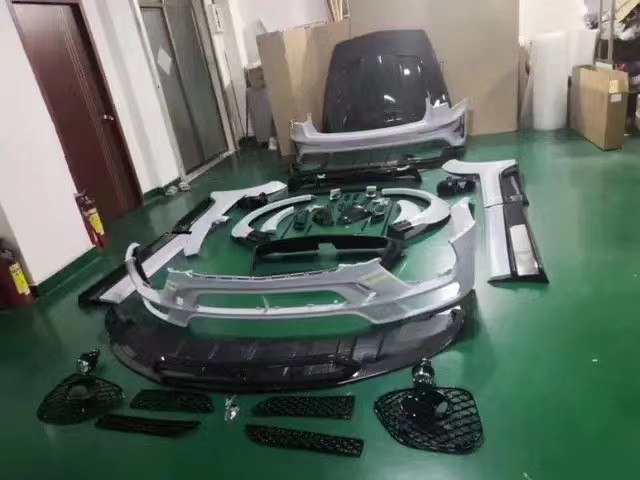 For Bentley Bentayga Carbon Fiber Body Kit Bentayga Upgraded MSY Style Front and Rear Bumper Spoiler Wide-body Kit