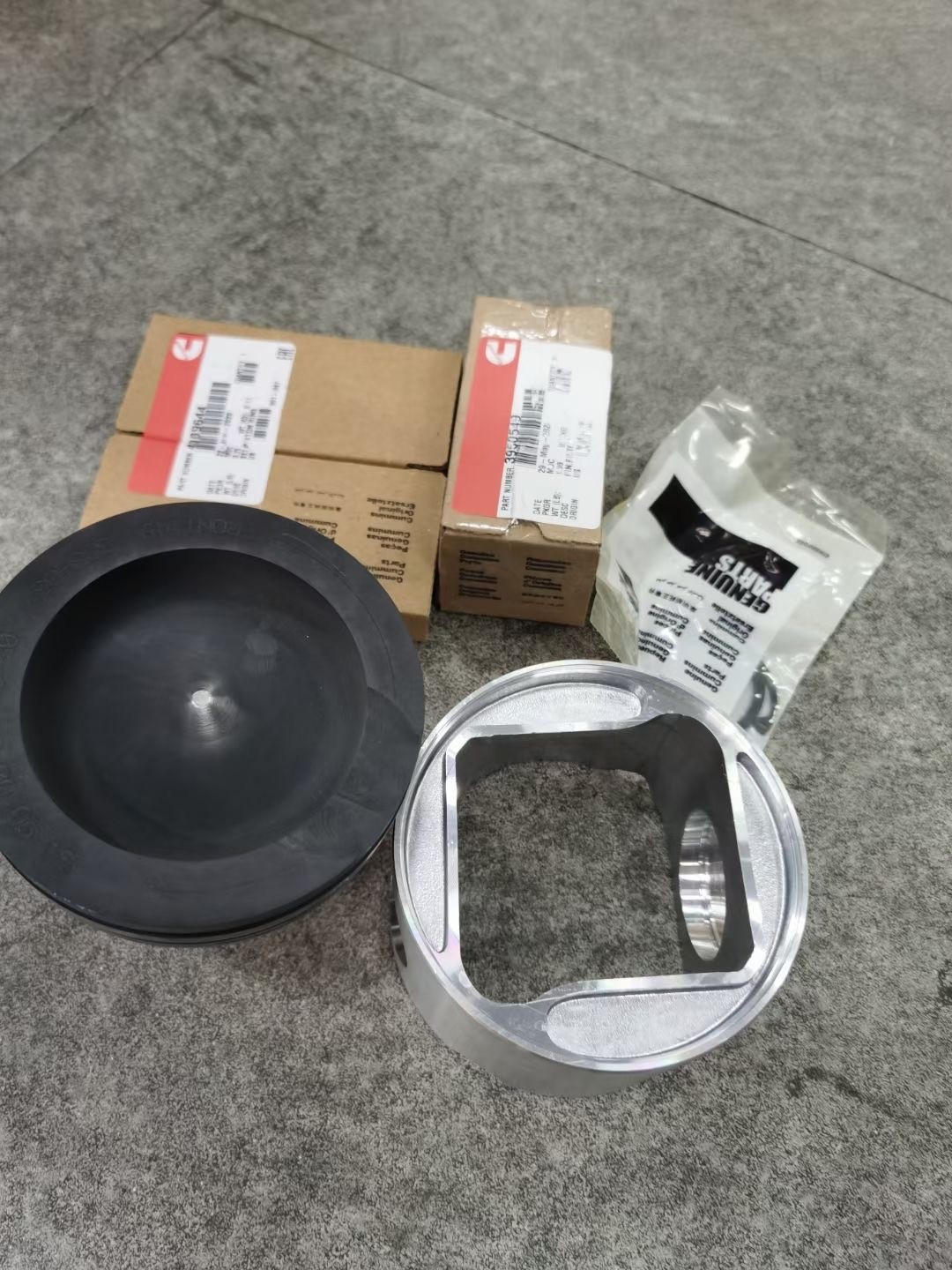 Cylinder Liner Piston Kit QSL8.9 Engine Spare Parts 4089644 3950549