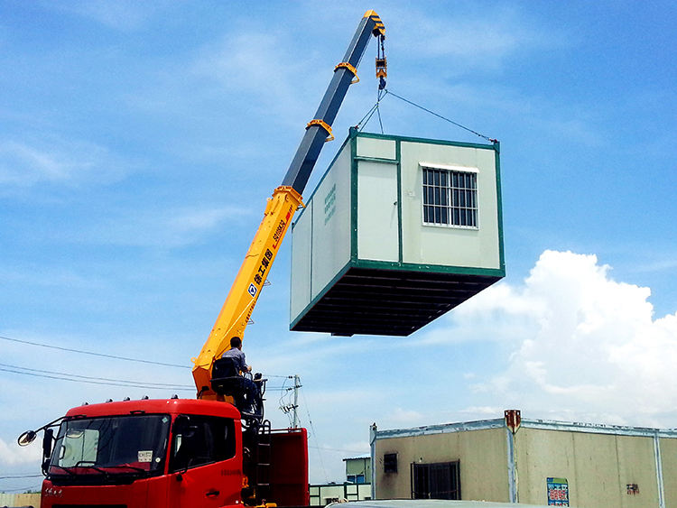 10 Ton Telescopic Boom Truck Mounted Crane and with Outrigger Span of 2280-5580mm