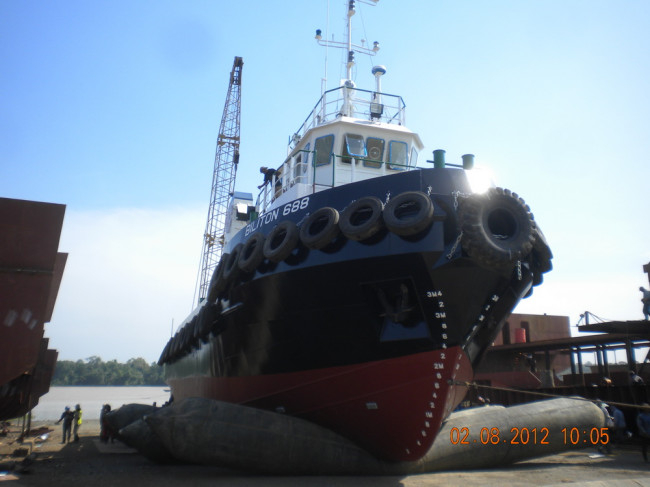 Landing Boat Lift Air Bags ISO 14409 Black Good Airtightness Marine Rubber Airbag