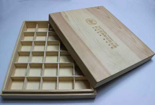 Engraved Decorative Wooden Boxes with Dividers , Customized Wooden Storage Boxes
