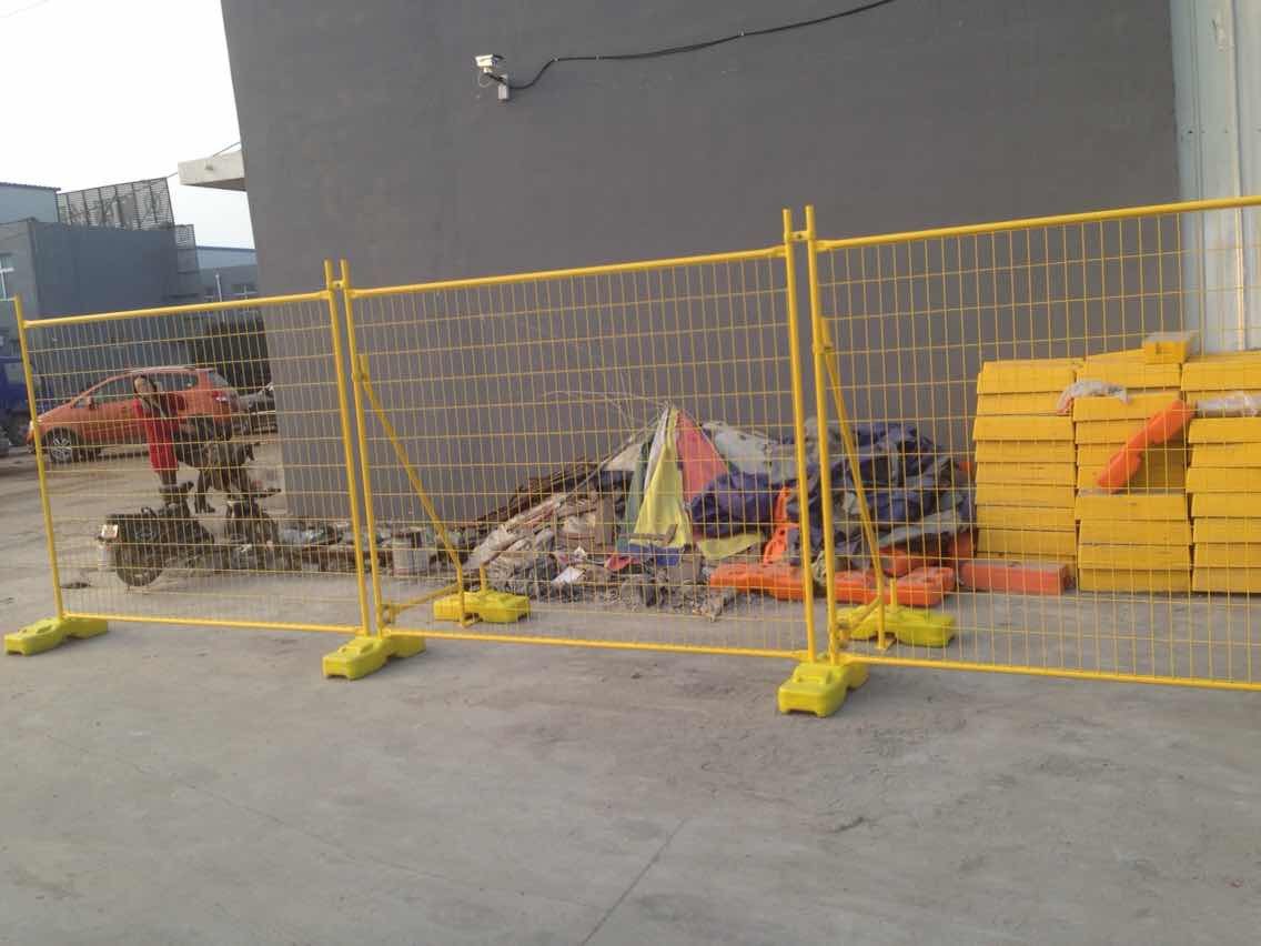 Galvanized Temp Fence set temporary fencing panels ,base as well clamp 2100mm x 2400mm panels made in china