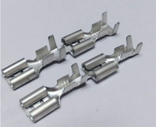 Rear- Feed Reel Terminal Crimp Applicator