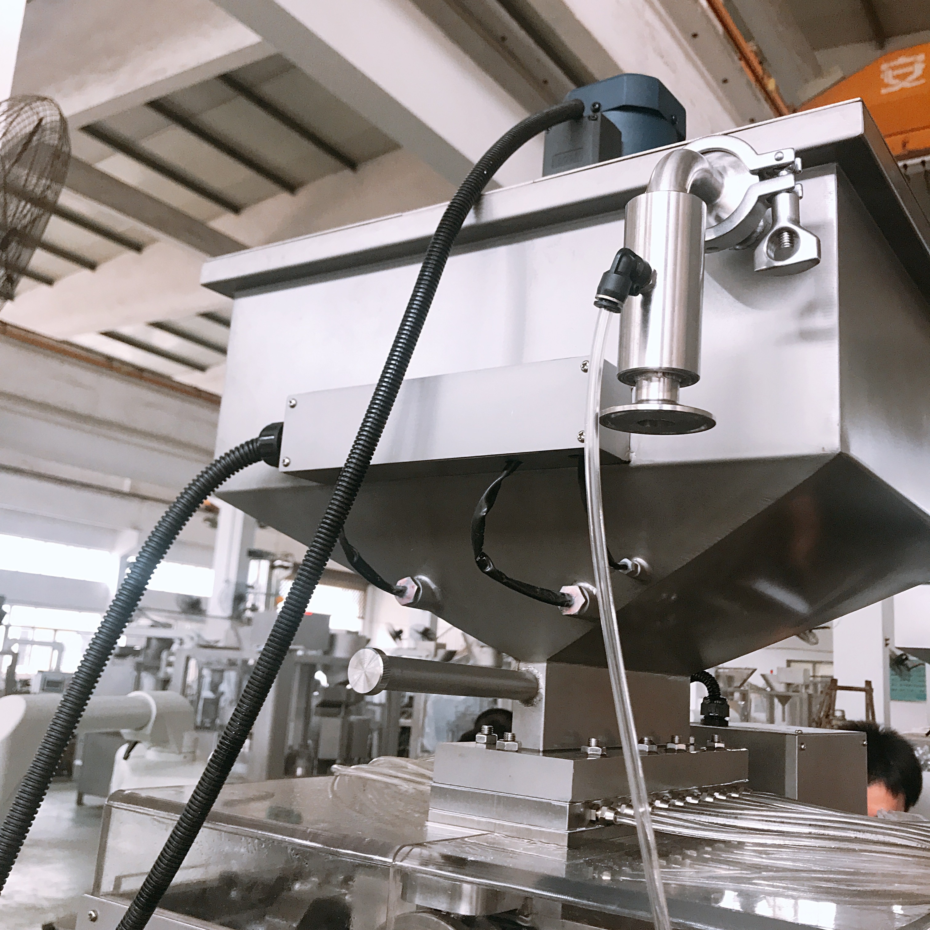 8 Pillar 2.3kw 7rpm Soft Gelatin Encapsulation Machine