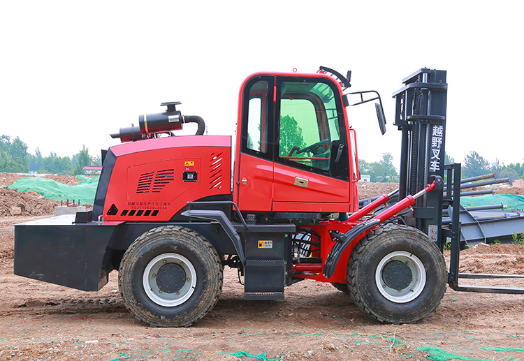 7000 Lbs Seated Automatic Rough Terrain Forklift With 2 In Fork Thickness