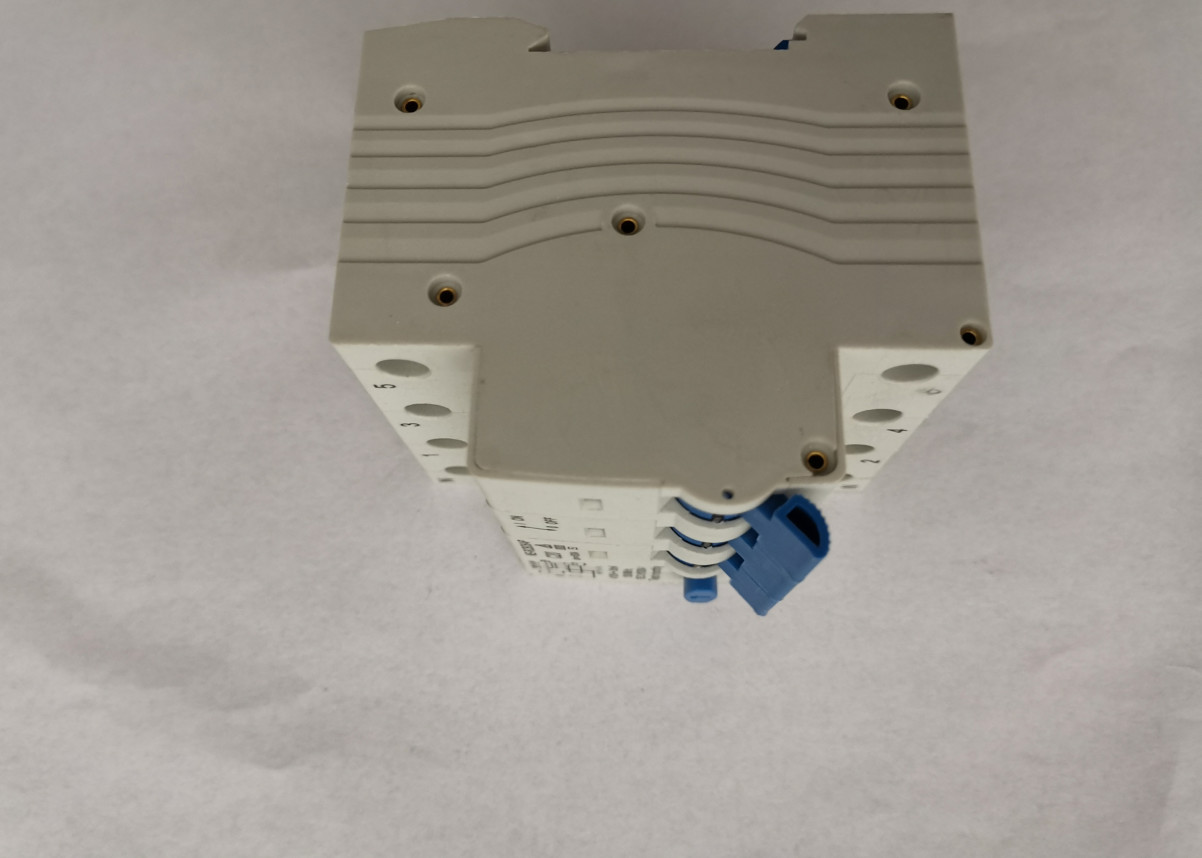 4P RCBO Overcurrent Protection Circuit Breaker Electronic Type