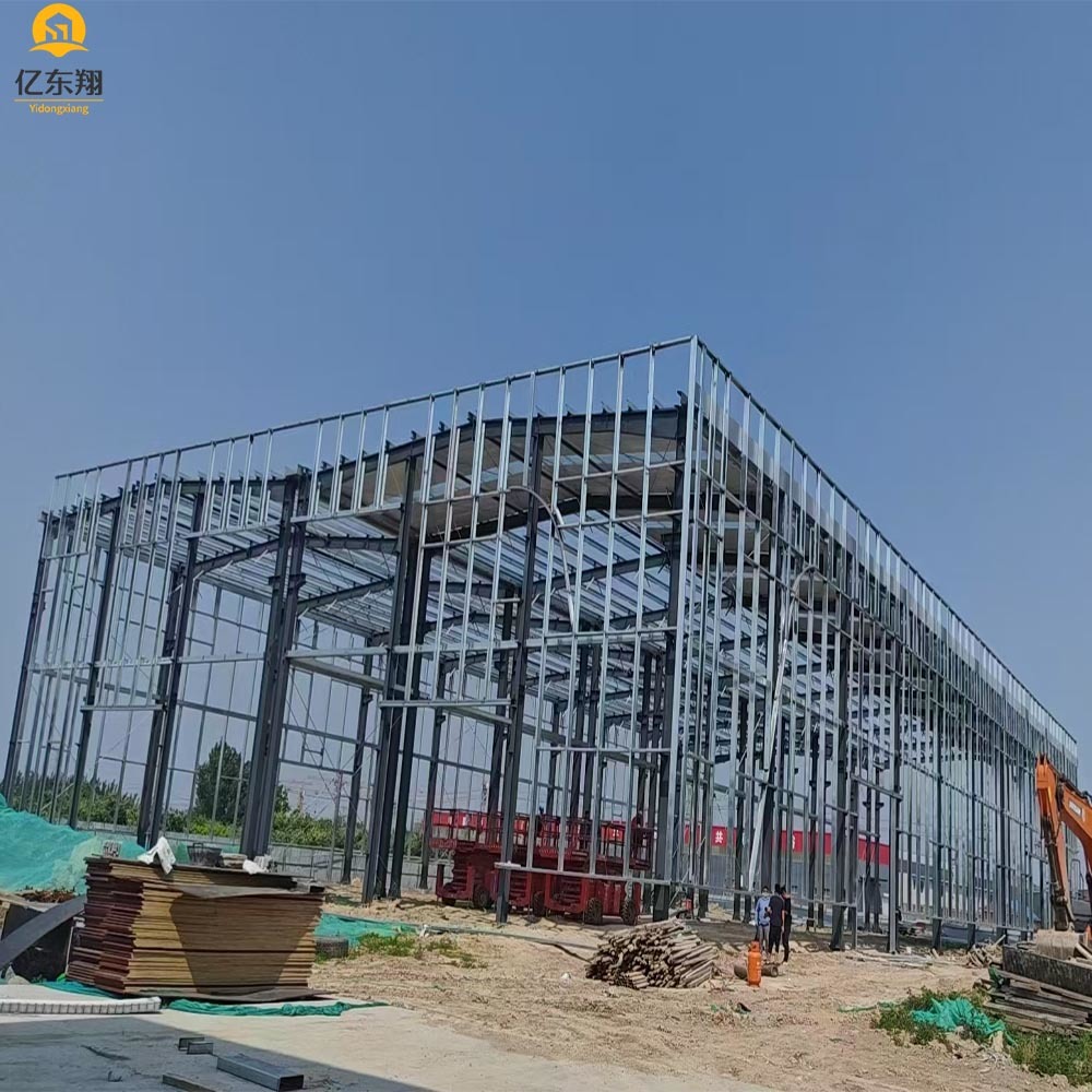 Light Prefabricated Steel Structure Building With Sandwich Panels Wall Construction